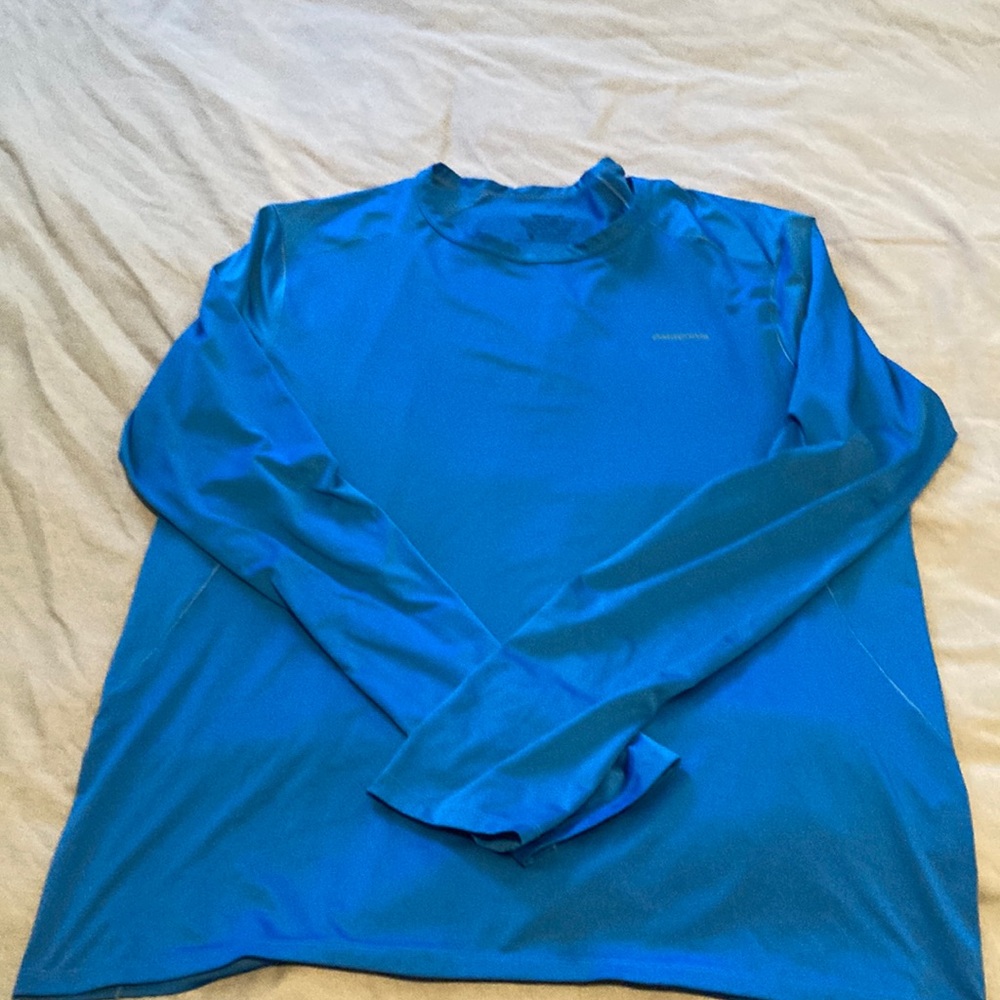 Patagonia Men’s XL Active Wear Long Sleeve Shirt Blue